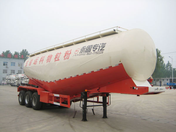 水泥罐车