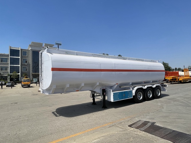 出口油罐车